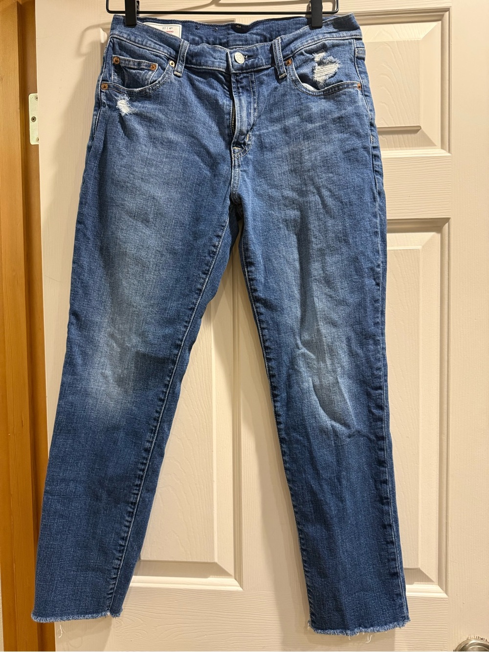 Women’s GAP Girlfriend Mid Rise size 4